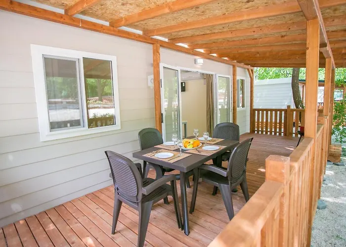 Дом отдыха Mobile Homes Premium Magnolia Bijela Uvala *