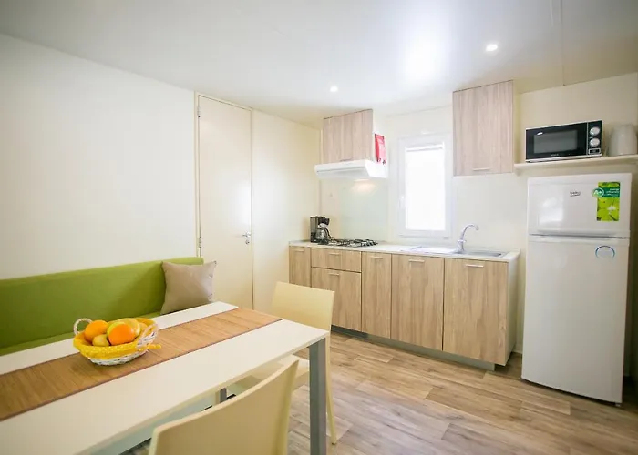 Дом отдыха Mobile Homes Premium Magnolia Bijela Uvala